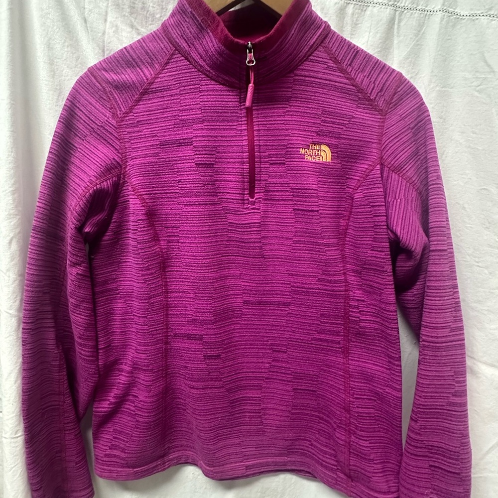 Vibrant Fuchsia Women's North Face quarter zip Sweater